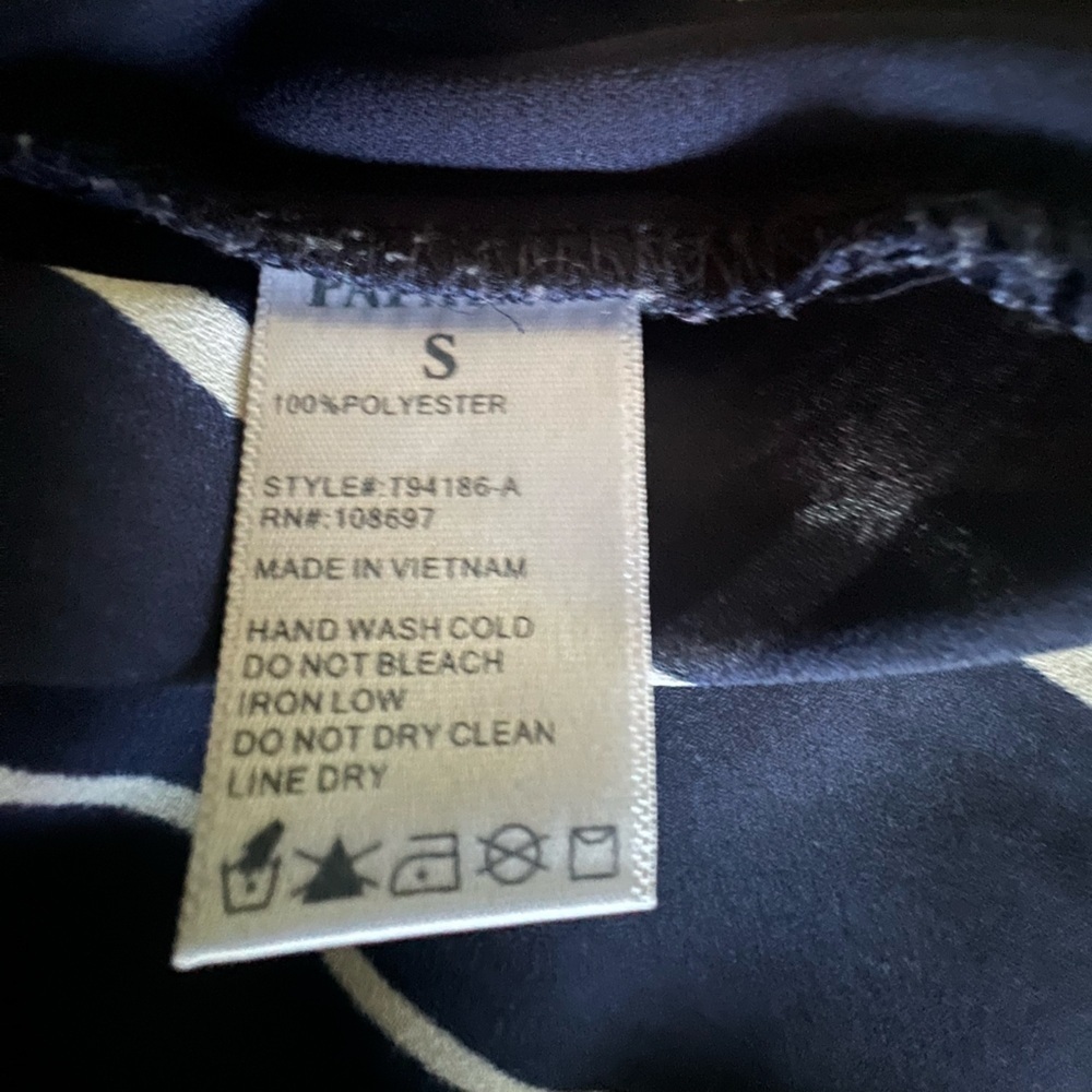 Papaya brand woman’s off the shoulder blouse navy with white pinstripes. Size S. - Picture 8 of 9